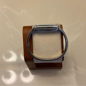 Fitbit Bangle (Rare color, MSRP of 60$, for Fitbit flex 2)
